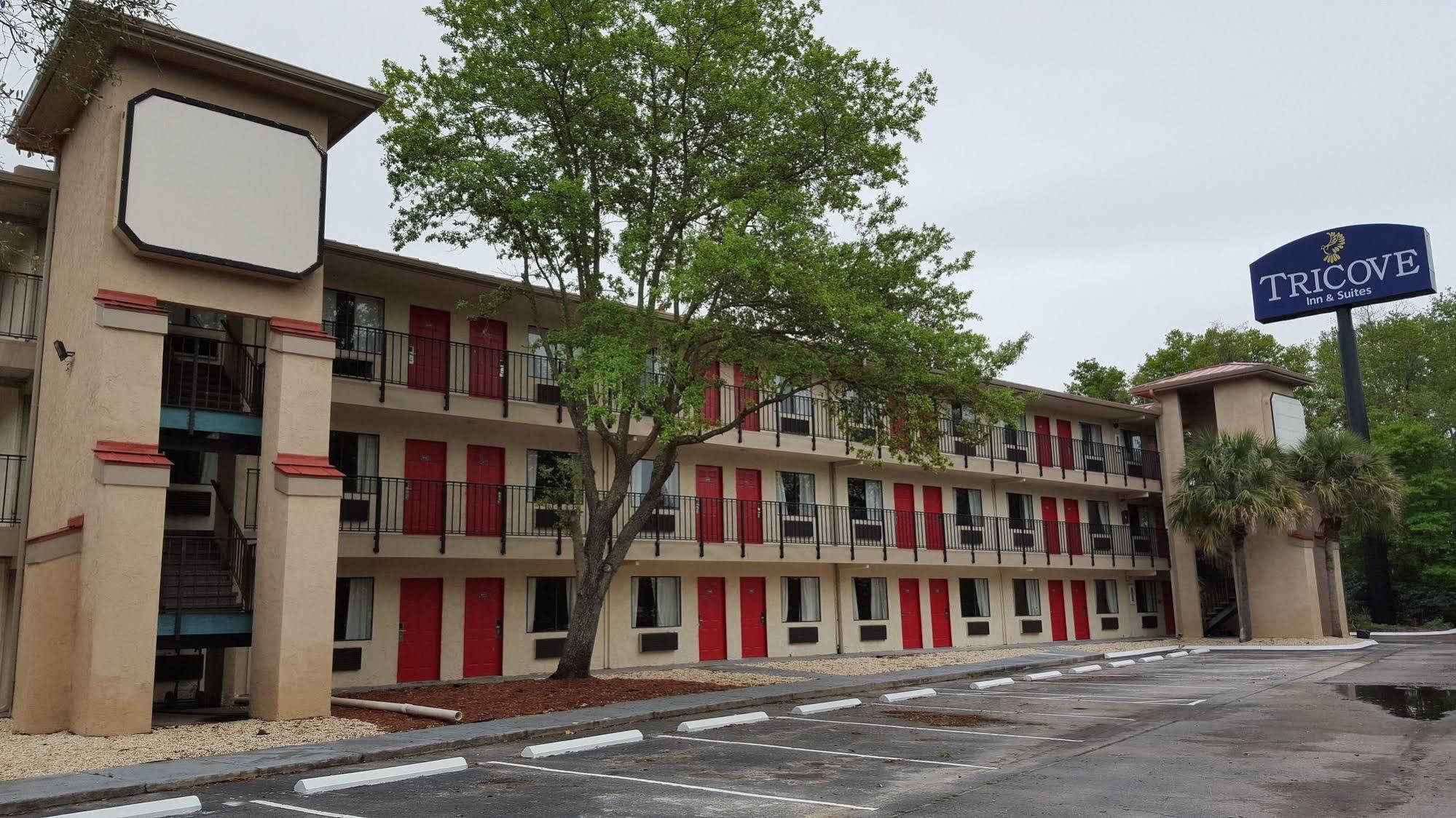 Tricove Inn & Suites Jacksonville Exterior photo