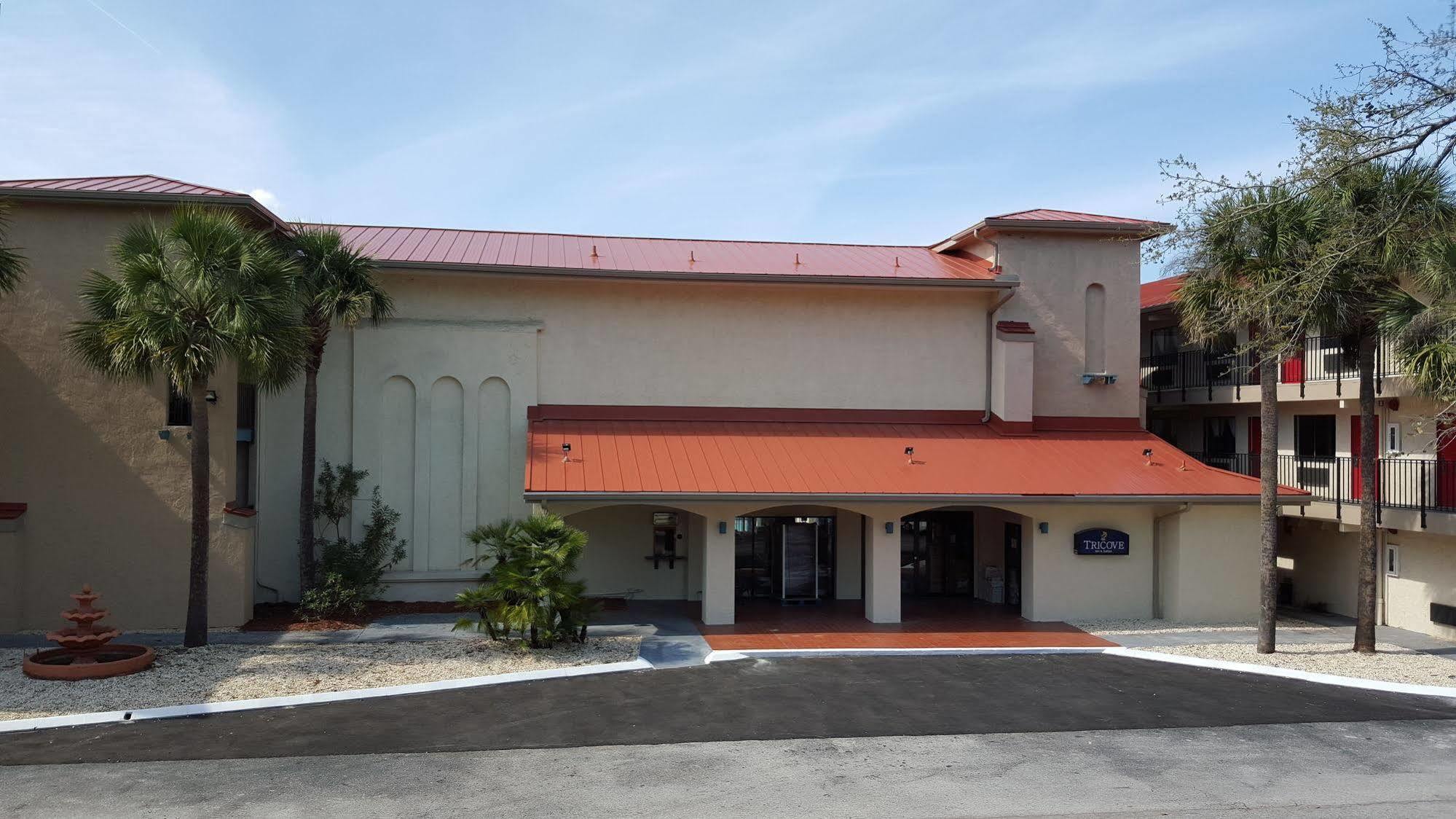 Tricove Inn & Suites Jacksonville Exterior photo